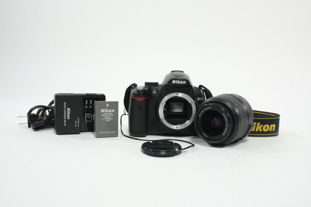 Nikon D5000 DSLR with 18-55mm f/3.5-5.6 G Lens with Shutter Count 26,555