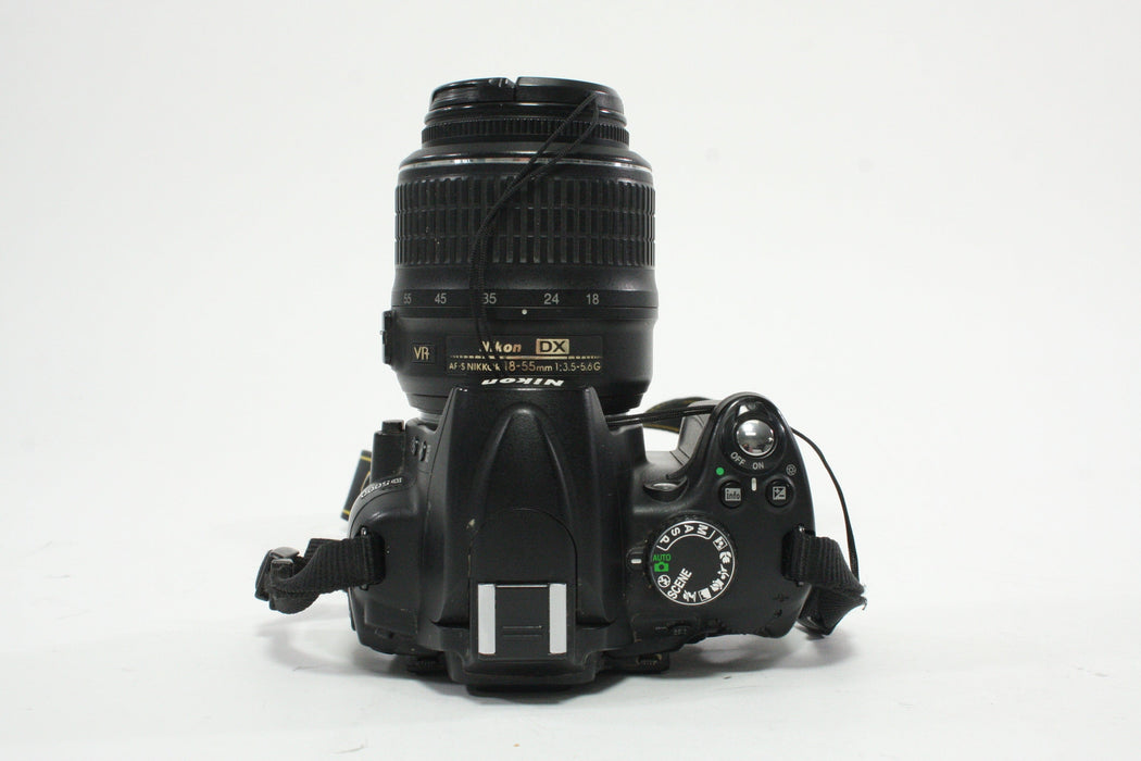 Nikon D5000 DSLR with 18-55mm f/3.5-5.6 G Lens with Shutter Count 26,555