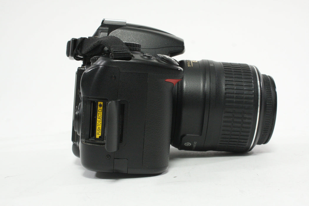 Nikon D5000 DSLR with 18-55mm f/3.5-5.6 G Lens with Shutter Count 26,555