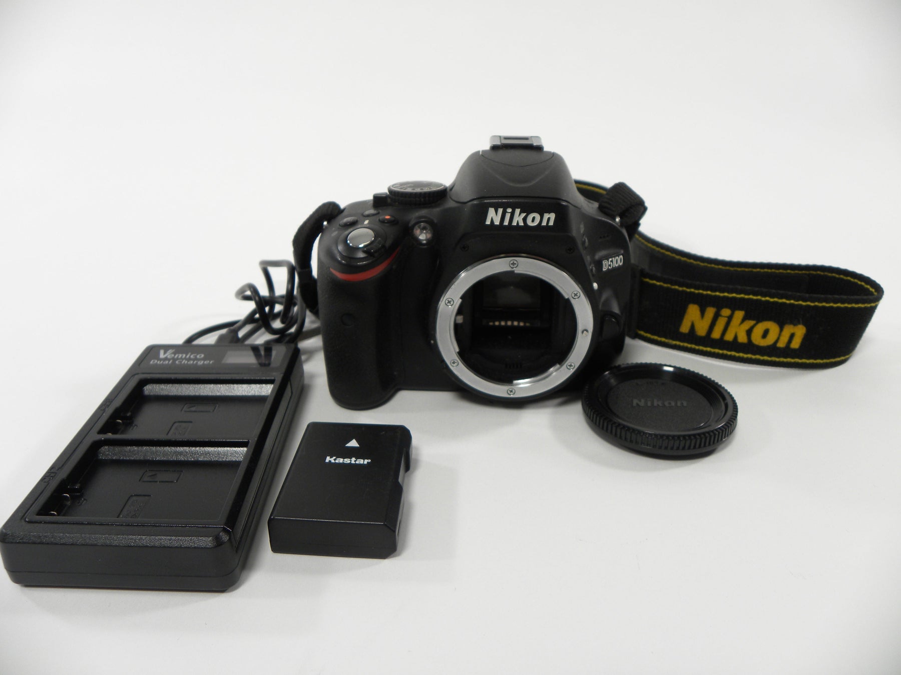 Nikon D5100 16.2mp Digital SLR Body Only Shutter Ct. 8,391