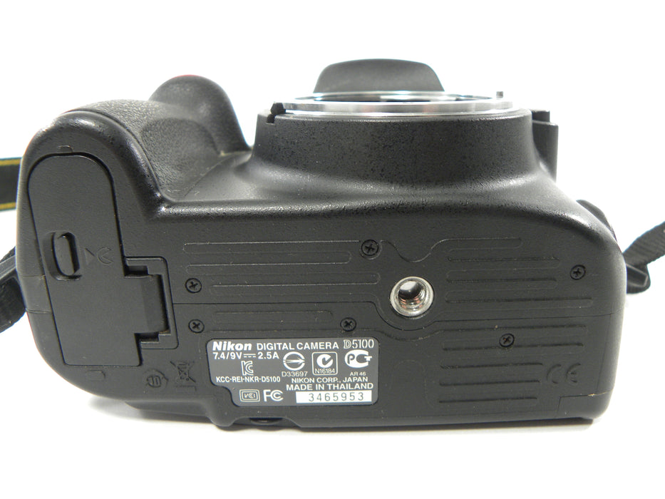 Nikon D5100 16.2mp Digital SLR Body Only Shutter Ct. 8,391