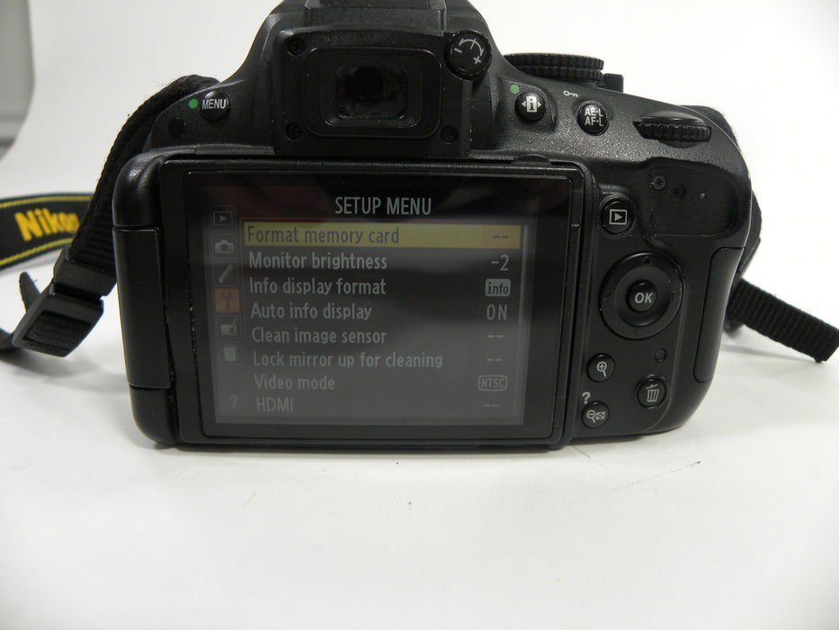 Nikon D5100 16.2mp Digital SLR Camera Body only - Parts or Repair Only