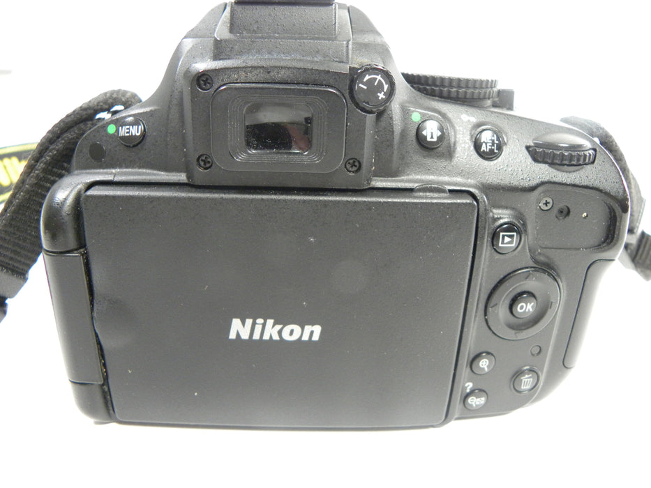 Nikon D5100 16.2mp Digital SLR Camera Body only - Parts or Repair Only