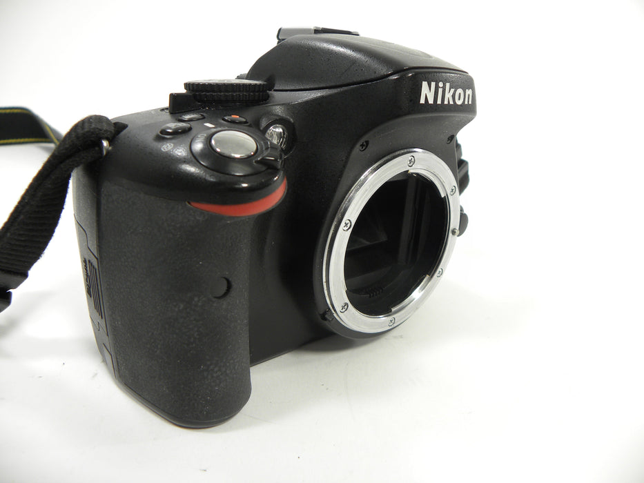 Nikon D5100 16.2mp Digital SLR Camera Body only - Parts or Repair Only