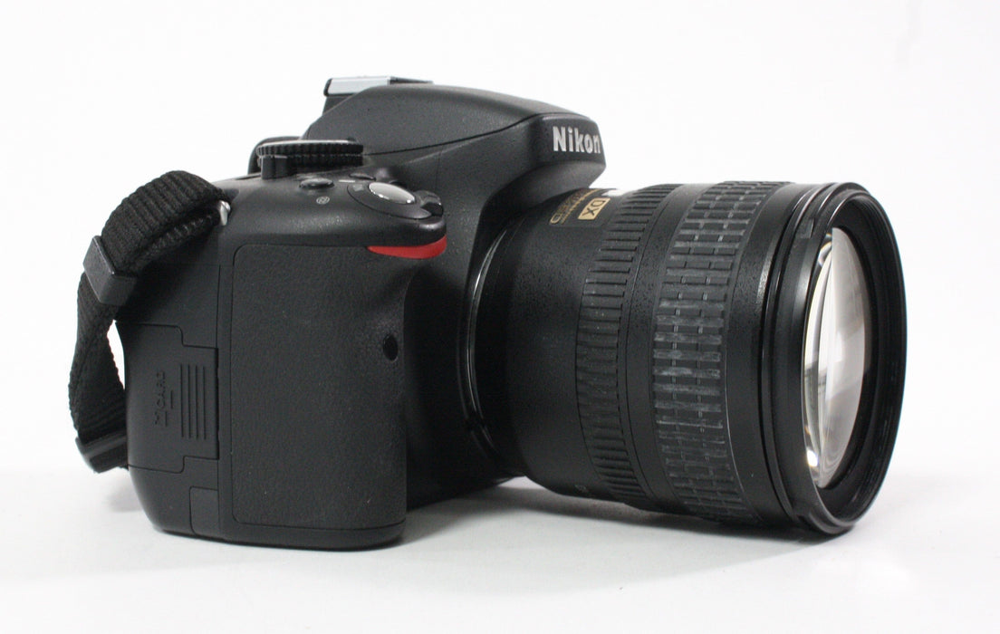 Nikon D5100 DSLR with Nikon 18-70mm f/3.5-4.5G DX ED AF-S Lens with Shutter Count 990