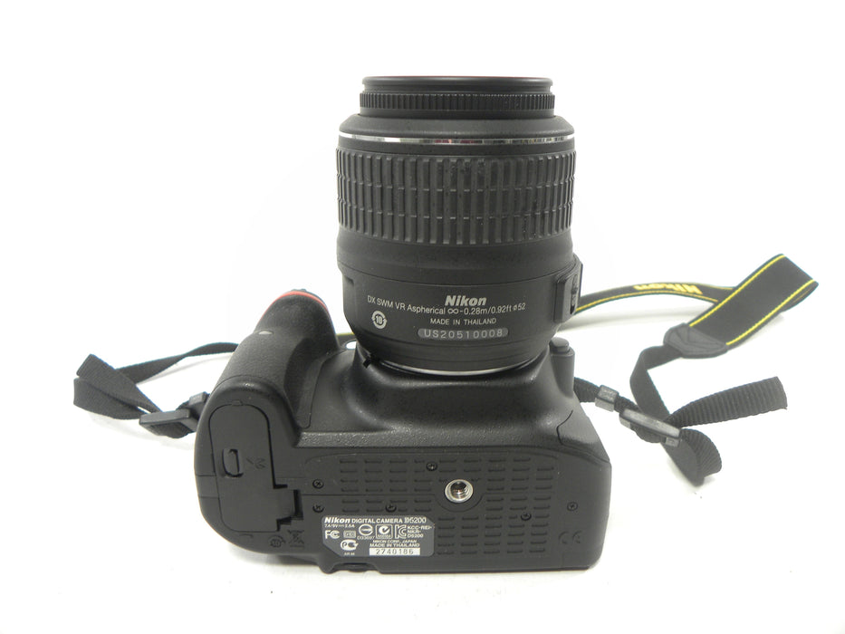 Nikon D5200 24.1mp Digital SLR w/AF-S Nikkor DX VR 18-55 Shutter Ct. 1,260