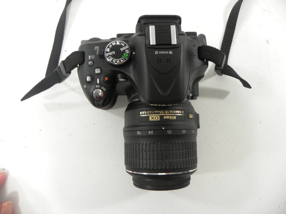Nikon D5200 24.1mp Digital SLR w/AF-S Nikkor DX VR 18-55 Shutter Ct. 1,260