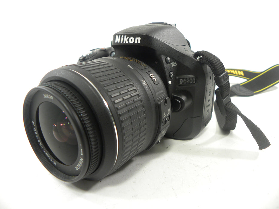 Nikon D5200 24.1mp Digital SLR w/AF-S Nikkor DX VR 18-55 Shutter Ct. 1,260