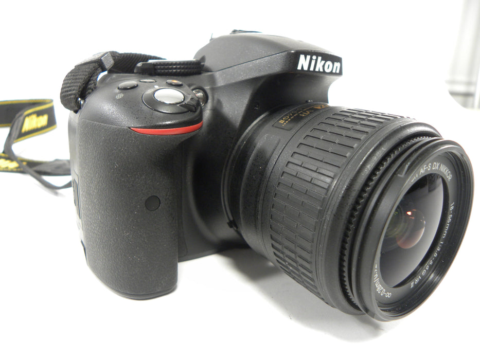 Nikon D5300 24.2mp Digital SLR w/AF-S DX VR 18-55 Shutter Ct. 24,126