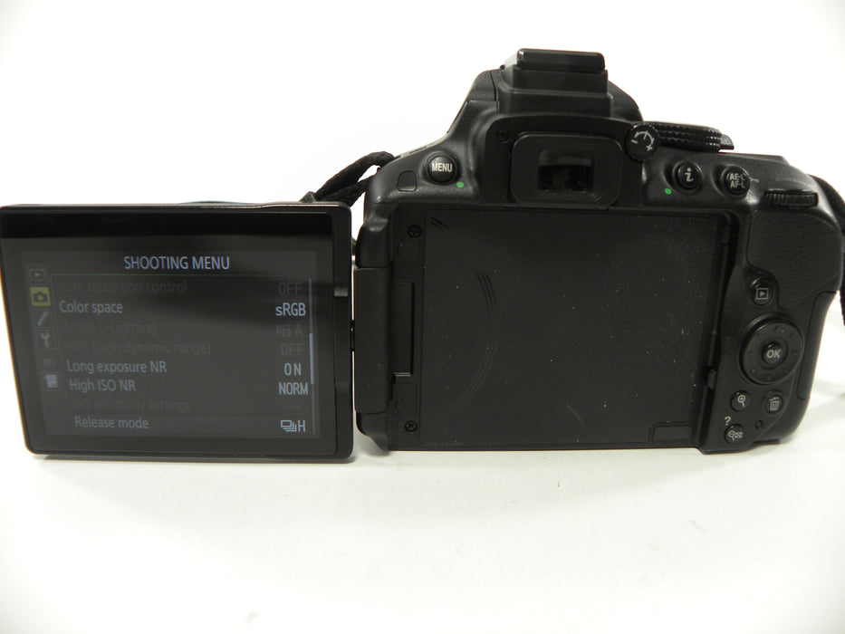 Nikon D5300 24.2mp Digital SLR w/AF-S DX VR 18-55 Shutter Ct. 24,126