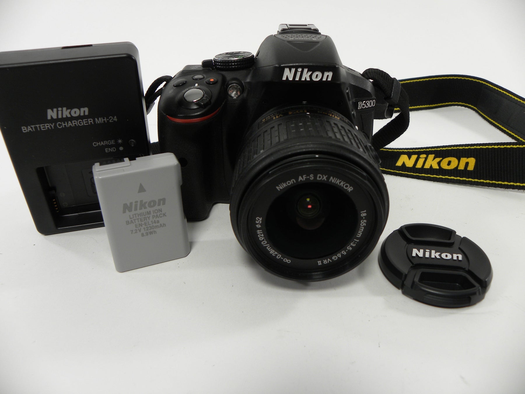 Nikon D5300 24.2mp Digital SLR w/AF-S DX VR 18-55 Shutter Ct. 24,126
