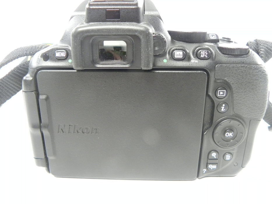 Nikon D5500 24.1mp Digital SLR w/Nikkor AF-S 18-105mm  S/C 3,777