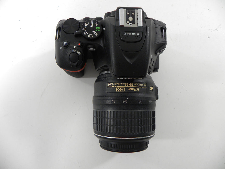 Nikon D5500 24.2mp Digital SLR w/AF-S DX VR 18-55mm Shutter Ct. 809