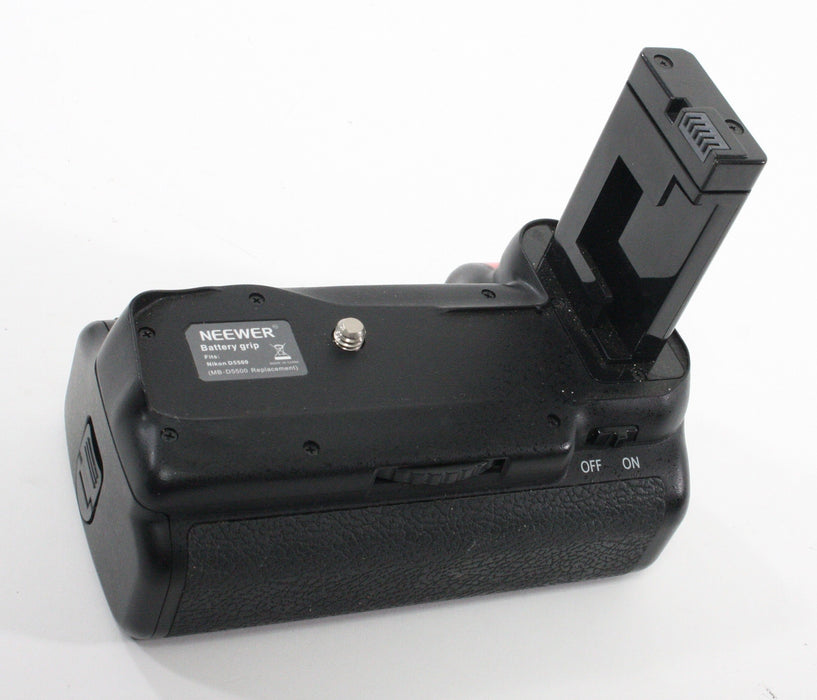 Nikon D5500 Digital Camera SC 31,447 (w/ Neewer Battery Grip)