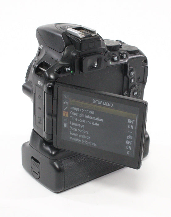 Nikon D5500 Digital Camera SC 31,447 (w/ Neewer Battery Grip)