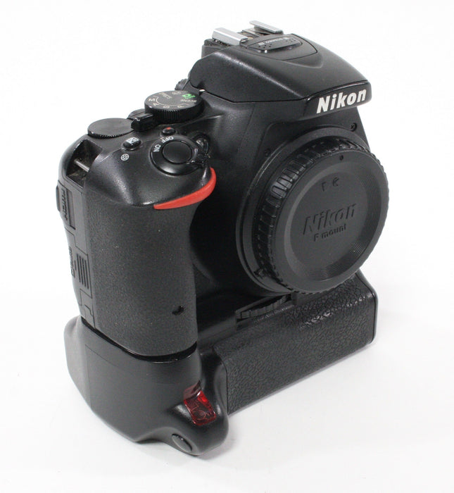 Nikon D5500 Digital Camera SC 31,447 (w/ Neewer Battery Grip)