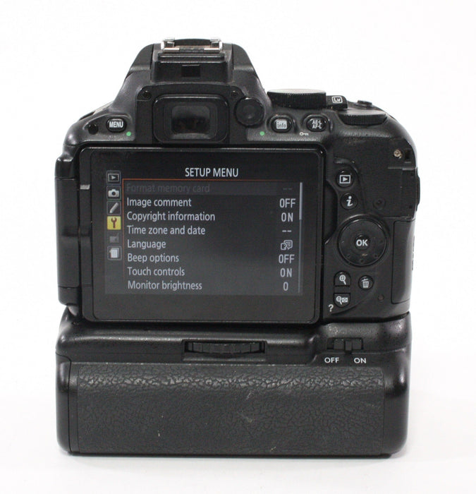 Nikon D5500 Digital Camera SC 31,447 (w/ Neewer Battery Grip)
