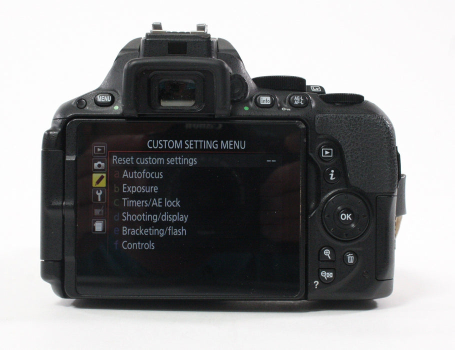 Nikon D5500 Digital SLR with 18-55mm f3.5-5.5G VR II Lens Shutter Count 2,325