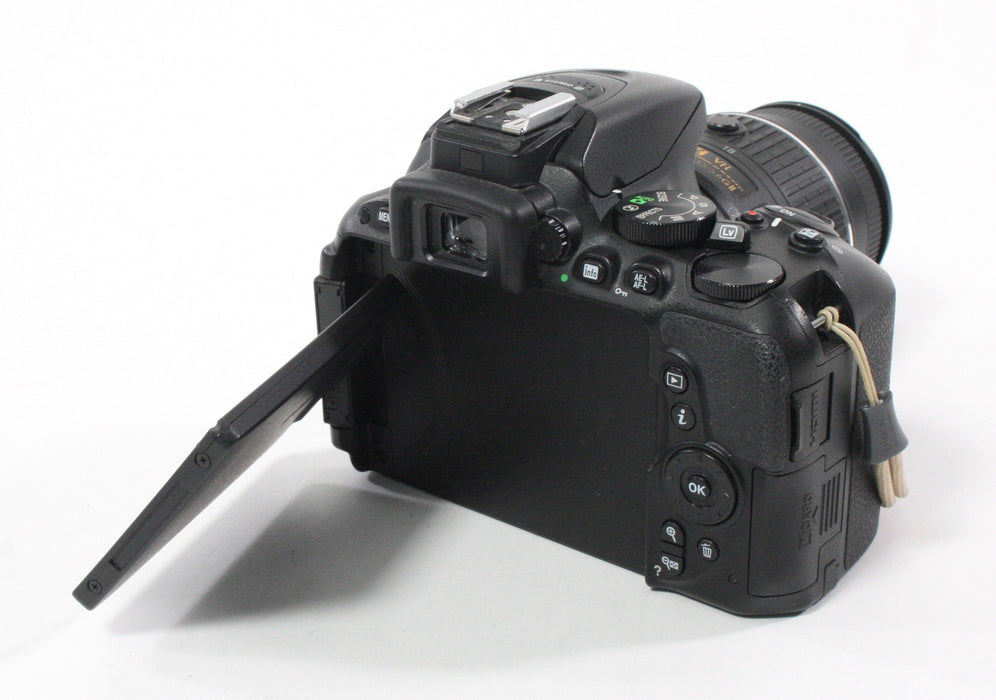 Nikon D5500 Digital SLR with 18-55mm f3.5-5.5G VR II Lens Shutter Count 2,325