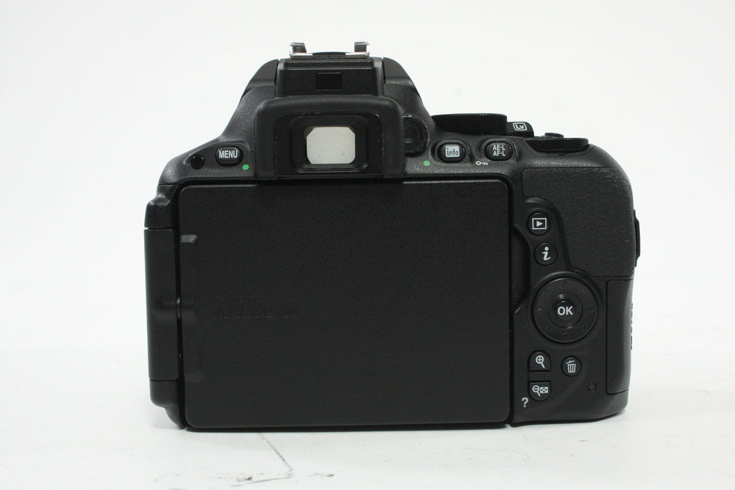 Nikon D5500 DSLR Camera with 18-55mm f/3.5-5.6G II DX VR Lens with Shutter Count 1,722