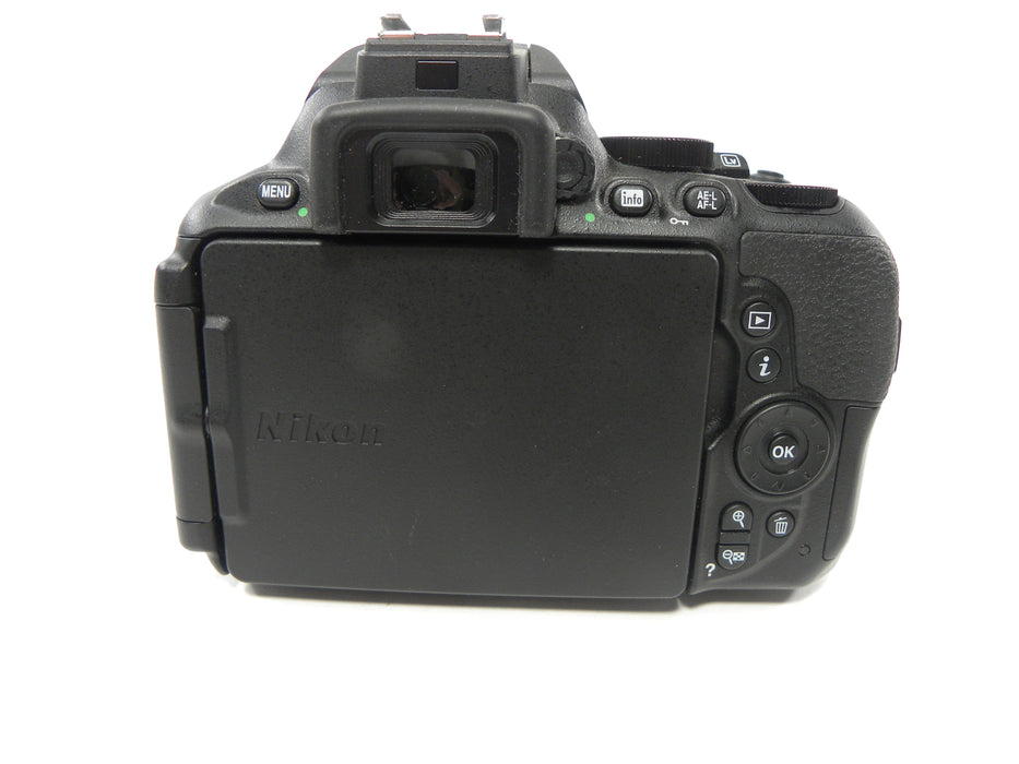 Nikon D5600 24.1mp Digital SLR w/AF-P Nikkor 18-55 Shutter ct. 793