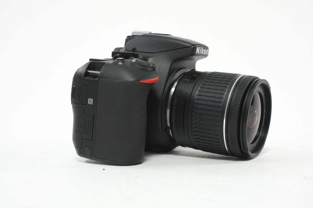 Nikon D5600 DLSR with 18-55mm f/3.5-5.6 AF-P Lens with Shutter Count ONLY 116!
