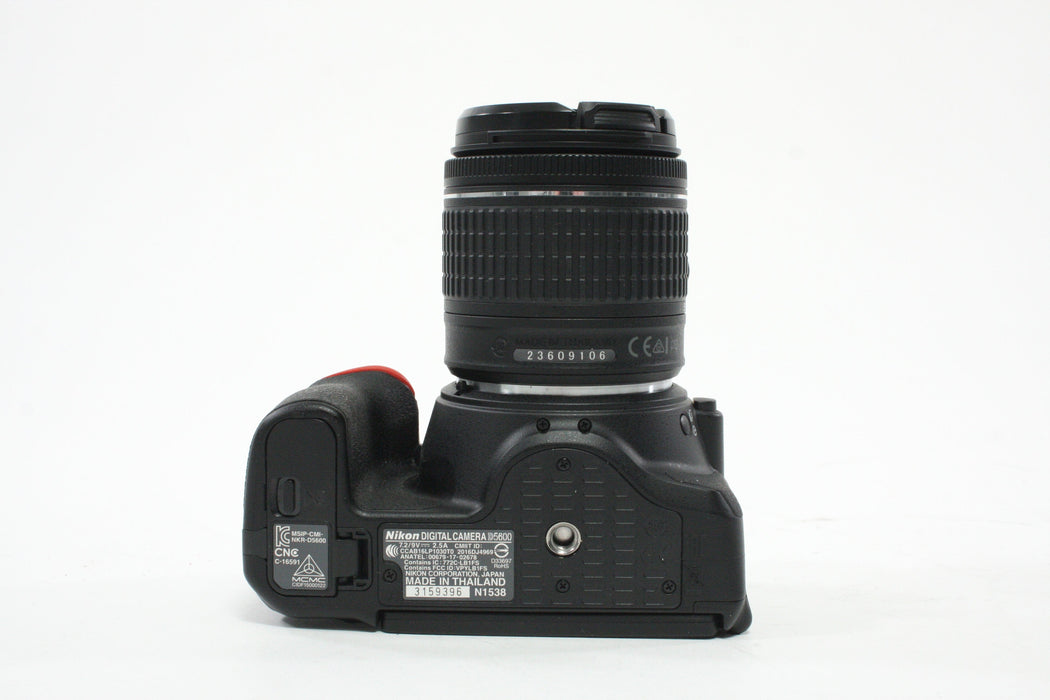 Nikon D5600 DLSR with 18-55mm f/3.5-5.6 AF-P Lens with Shutter Count ONLY 116!