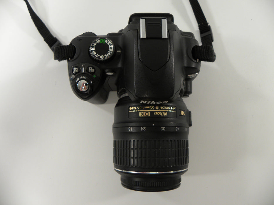 Nikon D60 10.2mp Digital SLR w/AF-S DX VR 18-55 Shutter Ct. 13,567