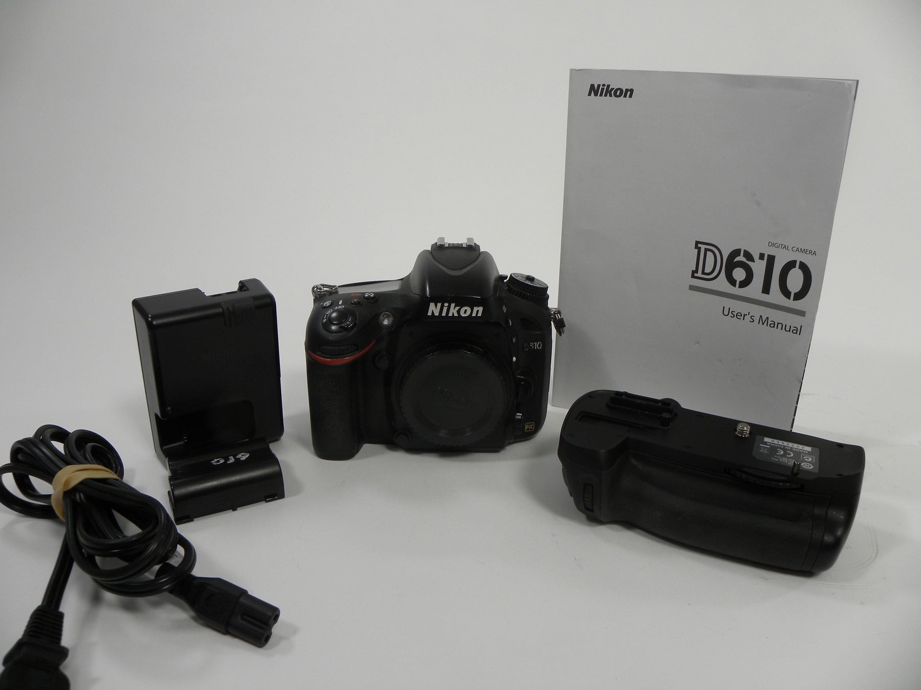 Nikon D610 24.3mp Digital SLR Body Only w/MB-D14 Battery Grip