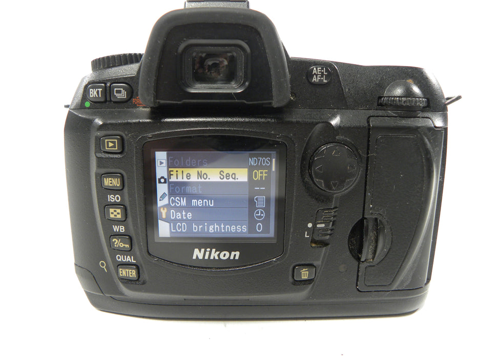 Nikon D70 6.1mp Digital SLR Body Only Shutter Ct. 26,589 AS IS