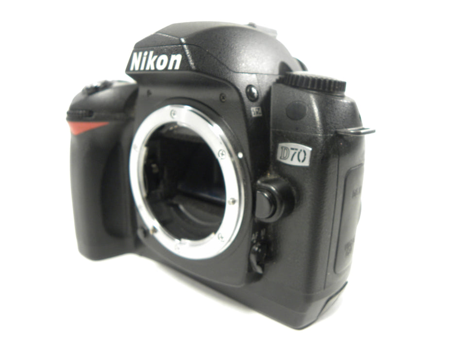 Nikon D70 6.1mp Digital SLR Body Only Shutter Ct. 26,589 AS IS