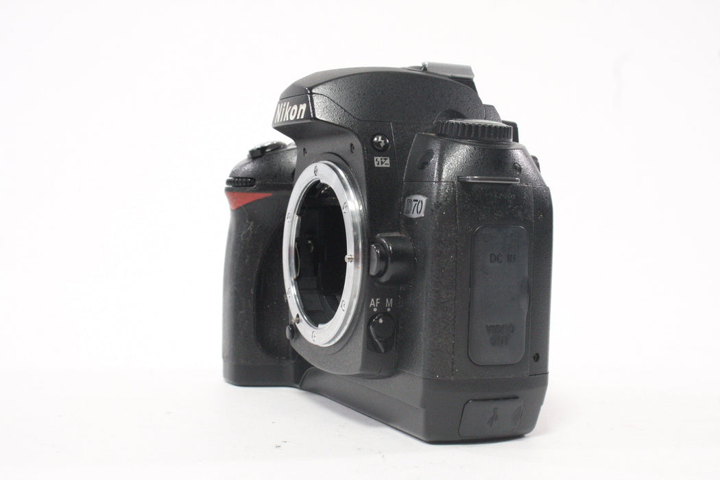 Nikon D70 Digital SLR Camera Body with Shutter Count 62,718