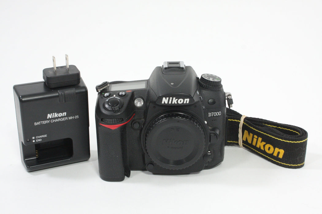 Nikon D7000 Body Only - Shutter Count 4983