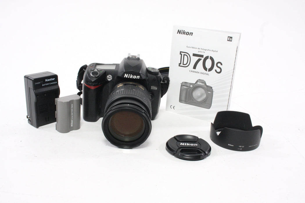 Nikon D70S DSLR Camera with 18-70mm f/3.5-4.5 G Lens with Shutter Count 6,476