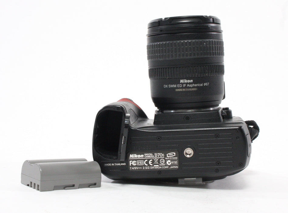Nikon D70s DSLR with Nikon 18-70mm /3.5-4.6 OED Lens with Shutter Count 2,020