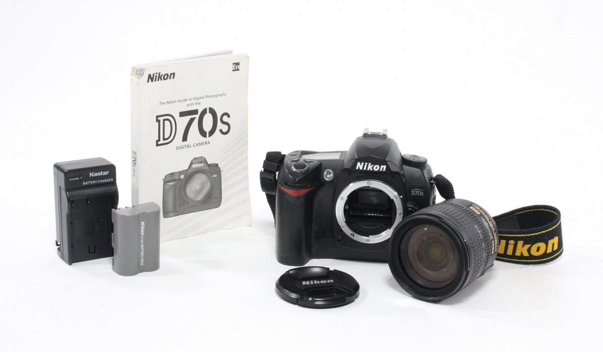 Nikon D70s DSLR with Nikon 18-70mm /3.5-4.6 OED Lens with Shutter Count 2,020