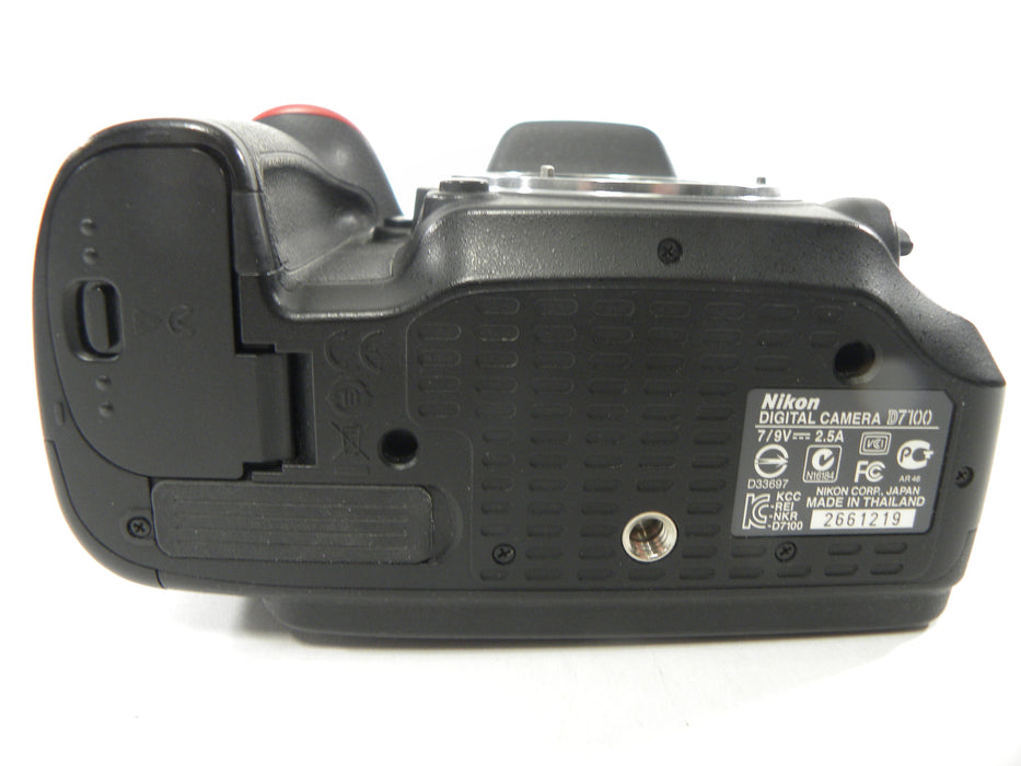 Nikon D7100 24.1mp Digital SLR Body Only Shutter Ct. 1,576