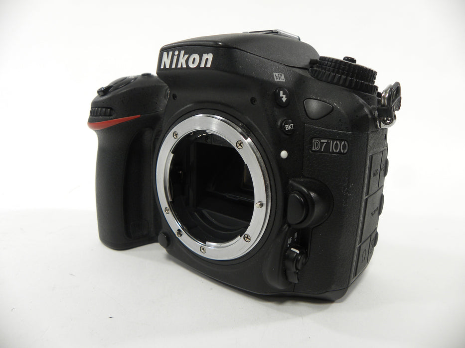 Nikon D7100 24.1mp Digital SLR Body Only Shutter Ct. 1,576