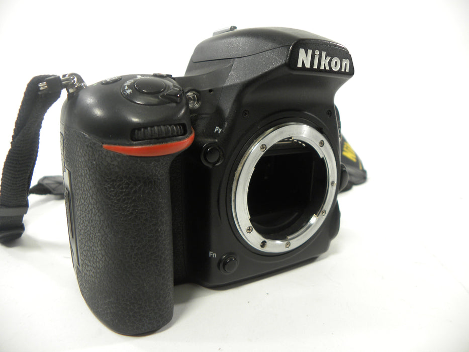 Nikon D750 24.3mp Digital SLR body only Shutter Ct. 107,825 Parts or Repair