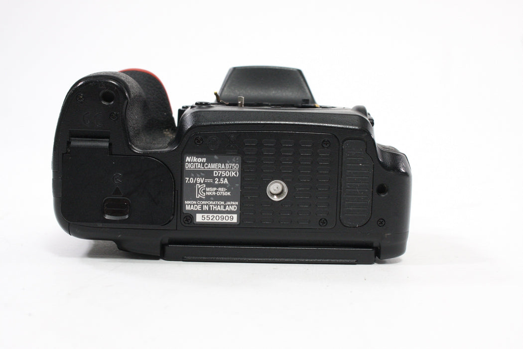 Nikon D750 Digital SLR Camera Body (AS-IS)