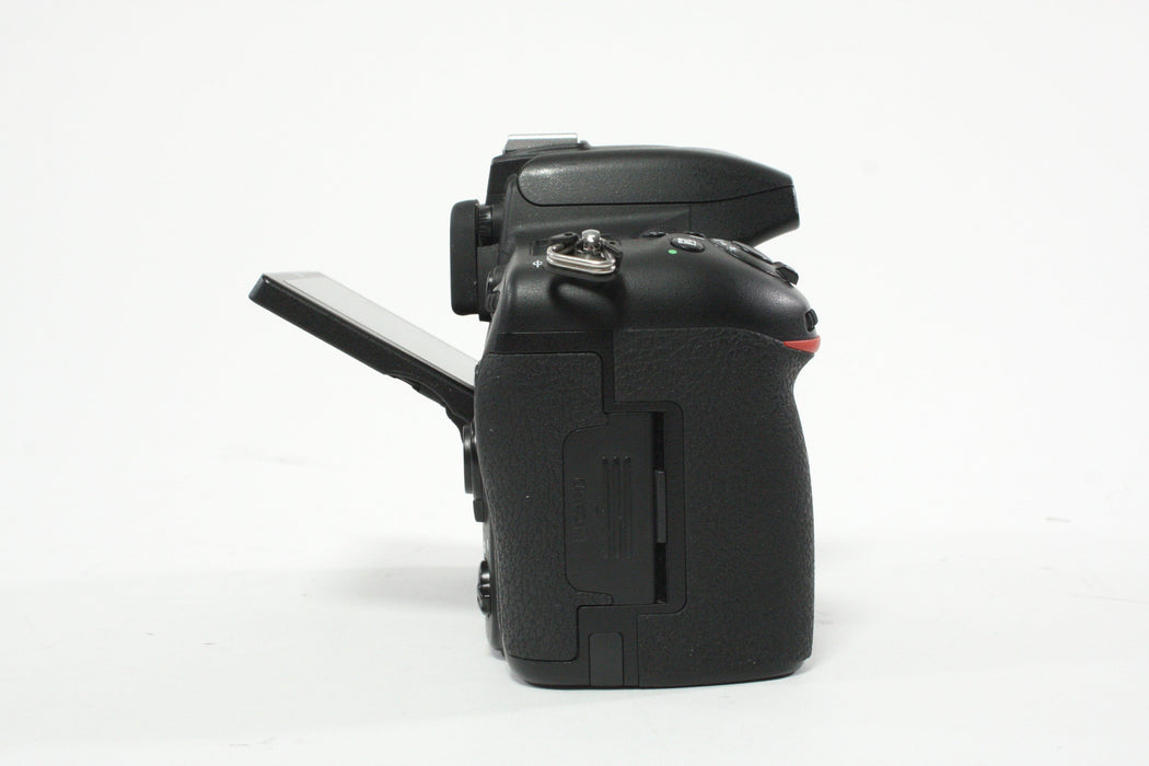 Nikon D750 DSLR Camera Body with Shutter Count 13,279 Inc. Sunwayfoto L-Bracket