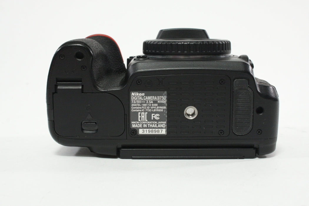 Nikon D750 DSLR Camera Body with Shutter Count 13,279 Inc. Sunwayfoto L-Bracket