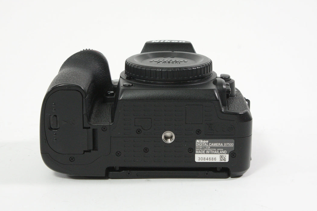 Nikon D7500 Body Only  - Shutter Count 11881
