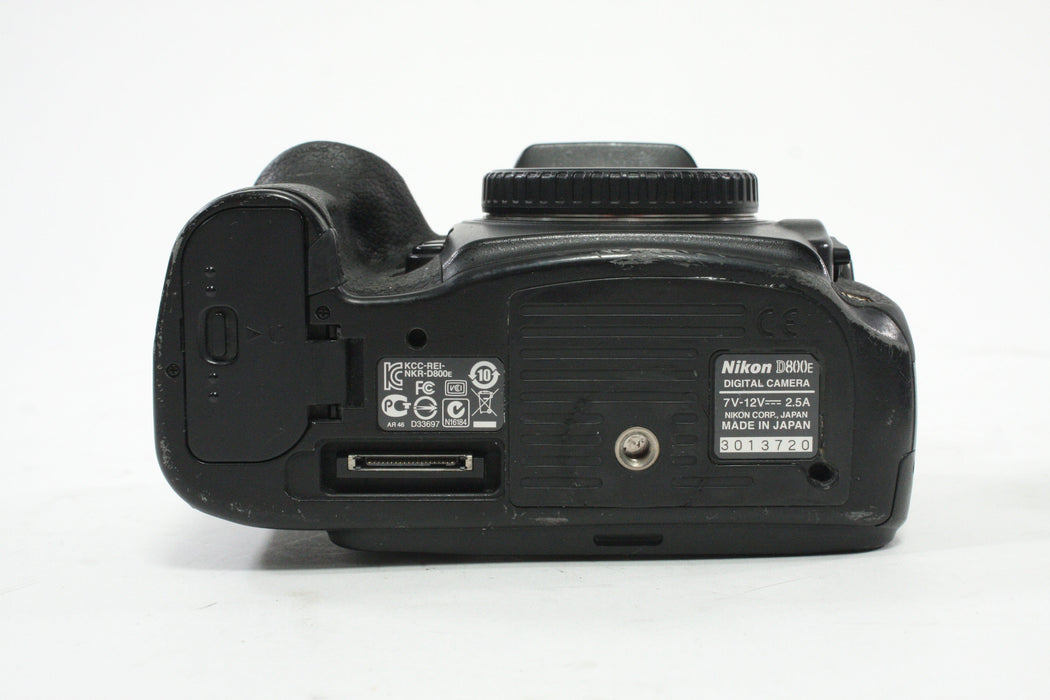 Nikon D800E DSLR Camera Body with MB-D12 Battery Grip with Shutter Count 112,269