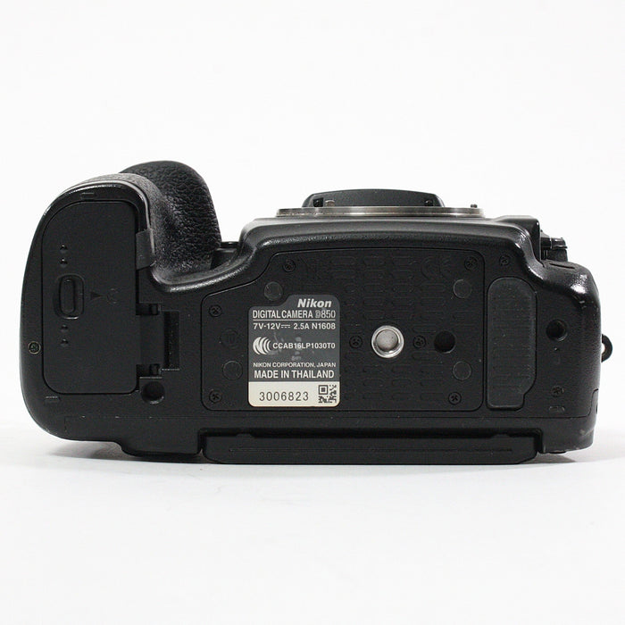 Nikon D850 Body Only - Shutter Count 214,532