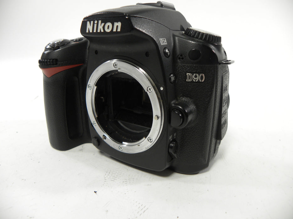 Nikon D90 12.3mp Digital SLR Body only Shutter Ct. 324,337 AS IS  No Returns