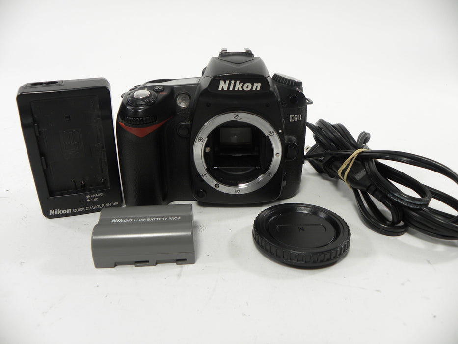 Nikon D90 12.3mp Digital SLR Body only Shutter Ct. 324,337 AS IS  No Returns