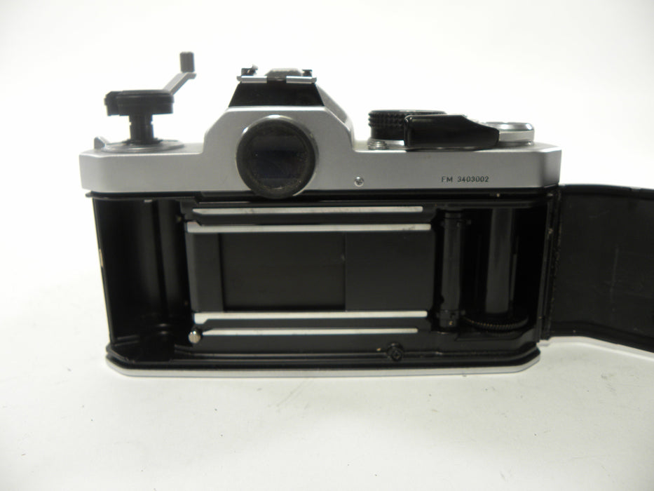 Nikon FM 35mm SLR w/Hanimex MC Auto Zoom 35-80mm f3.5-4.8