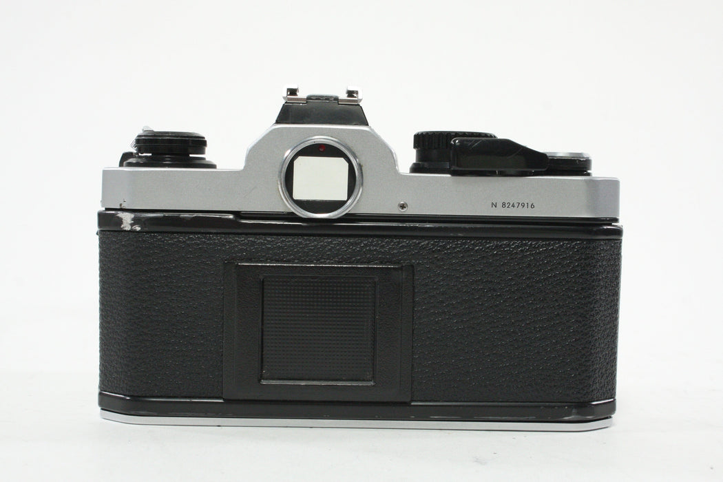 Nikon FM2 35mm SLR Camera with 50mm f/1.8 Nikkor Lens