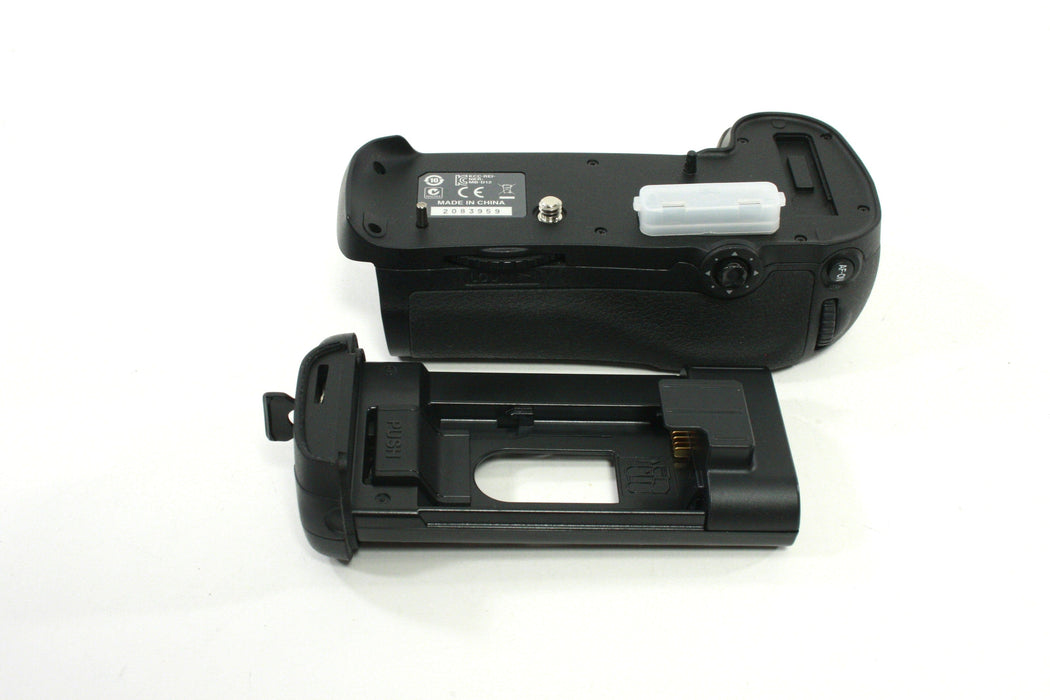 Nikon MB-D12 Battery Grip